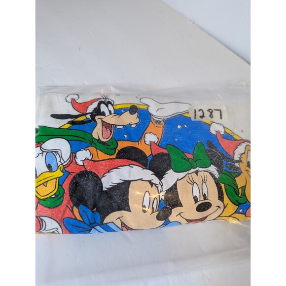VTG Disney Adult L T Shirt Tee Delta Mickey Minnie Donald Pluto Goofy Christmas - Picture 11 of 11